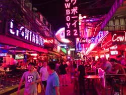 Ambiente nocturno en Bangkok